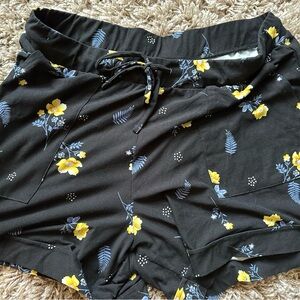 LuLaRoe Black and Yellow Athletic Jessica Shorts-XL